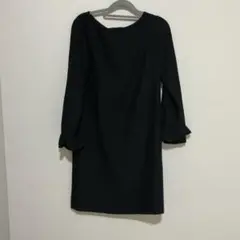 バナナリパブリック　ブラックフリル付き長袖ワンピース
