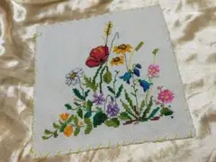 【ハンドメイド】花のクロスステッチ刺繍布 正方形