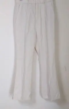 ローリーズファームホワイト フレアパンツ センタープレス