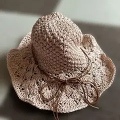 ピンクベージュ　麦わら帽子