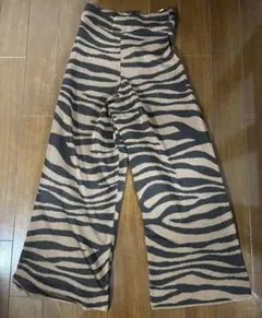 【タグ付】ZARA　ゼブラ柄　パンツ　ブラウン