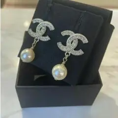 CHANEL パールピアス CCマーク