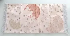 桜模様とストライプのテーブルランナー