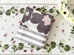 ハンドメイド　ピローケース　35×50用　北欧風フラワー柄　ボーダー