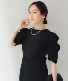 【新品タグ付き】ur's パワーショルダーウエストシェイプトップス S