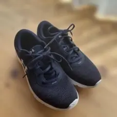 Under Armour ランニングシューズ ネイビー　27.5cm