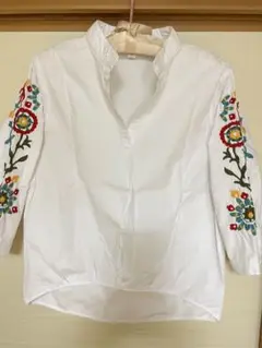 値下げ‼️白コットン刺繍のブラウス　Ｍ　手仕事