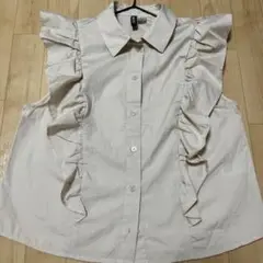 【美品】ベージュ　フリル袖　シャツ　ノースリーブシャツ