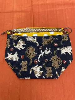 猫柄ポーチ