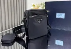 美品 プラダ ナイロン ショルダーバッグ ブラック スマホバッグ