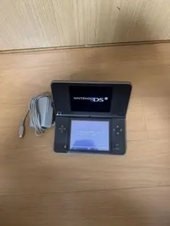 任天堂　ニンテンドー DSi LL UTL-001