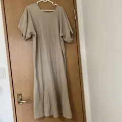 ベージュフレアロングワンピース