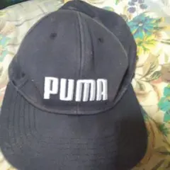 PUMA 黒 スナップバックキャップ
