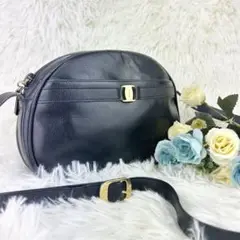 美品 ✨ サルヴァトーレ フェラガモ ヴァラリボン ショルダーバッグ ネイビー