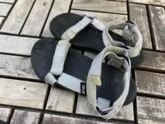 teva18センチのスポーツサンダル