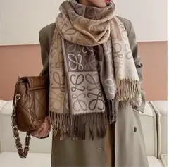 暖かい マフラー かわいい 可愛い 冬コーデ デート カーキ