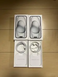 iPhone15 空箱　ステッカー　ケーブル