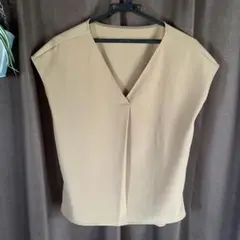 Vネック スキッパトップス M ベージュ