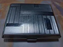 幾何学模様のシルバーケース