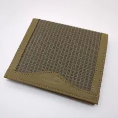新品　オリーブグリーン 二つ折り財布