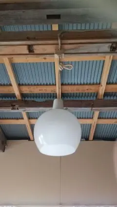 レトロ ホワイト球形 ペンダントライト