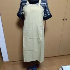 エプロン 辛子色