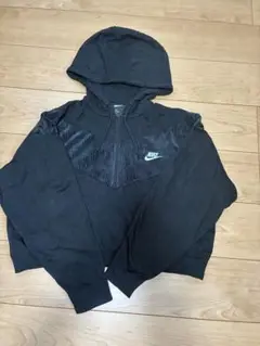 Nike ブラック クロップドパーカー Mサイズ