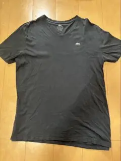 LACOSTE ブラック Vネック Tシャツ