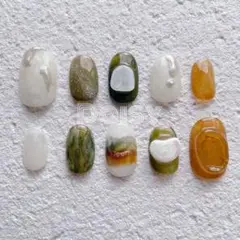 ニュアンスネイル 秋冬カラー くすみ色 グリーン ネイルチップ