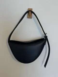 MIESROHE ミースロエ サステナレザーショルダーバッグ　ブラック