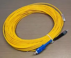 【未使用品】光ファイバーケーブル OS2-FC-SC-S15M
