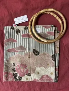 落ち着いた華やかさ♪♪新品未使用⭐️昭和レトロ⭐️和柄⭐️いちごバック⭐️ふろしきバック