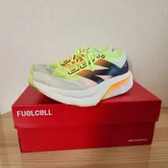 ニューバランス　 フューエルセルSCエリートV4