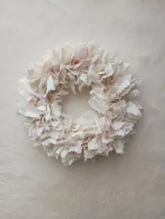 ☘布製フラワーリース ホワイトベージュ☘　ハンドメイド　直径約19cm