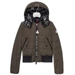 【美品】【レア】モンクレール　ダウン