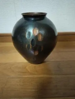 無形文化財 玉川堂 鎚起銅器 槌目模様 銅製 花瓶 骨董品 和雑貨 波】無形文化財 鎚起銅器 ”玉川堂”のレトロな ”銅製槌目亀甲文