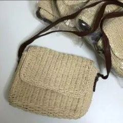 ベージュ ストロー かごバッグ　ショルダー