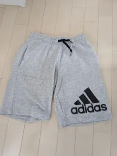 adidas グレー ショートパンツ 150