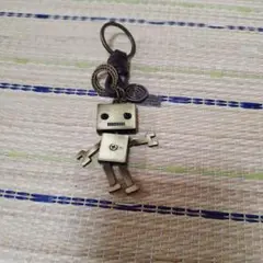ロボット型金属キーホルダー
