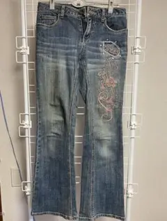刺繍ビーズ装飾フレアデニムパンツ