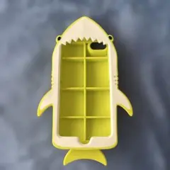 STELLA McCARTNEY シャーク型iPhoneケース