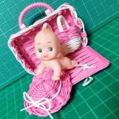 【ハンドメイド】ミニチュア　バスケット買い物かごキューピー4点セット　（桃）
