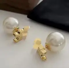 本日限定値下げ☆ピアス　ゴールド　パールキャッチ　トリオンフ