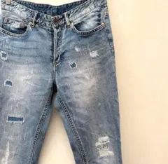 【人気】H&M &DENIM ダメージ加工 デニム ジーンズ　M