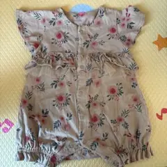 花柄 ベージュ ロンパース 70cm