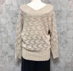 【ORIZZONTI ip ip】透かし編み Vネックニット ベージュ M