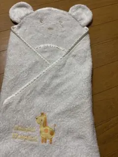 クマ耳付きホワイトおくるみ