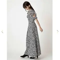 スリーブデザインスクエアネックワンピース