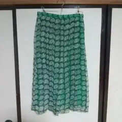 プリーツスカート