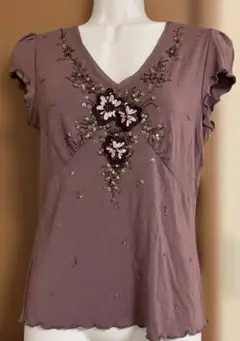 ローラアシュレイ花柄刺繍 Vネックカットソー Tシャツ ピンク紫　ビジュ